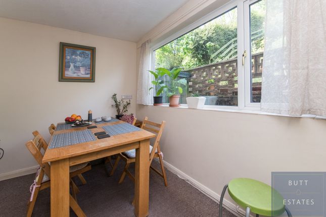 189 Exwick Road, Exeter photo 4
