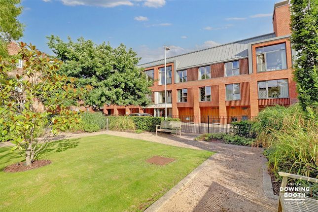 Thumbnail Flat for sale in Chapter House, Monks Close, Lichfield