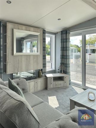 2025 Love Whinfell, 168 Gravel Lane Banks, Southport photo 4