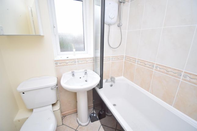 Semi-detached house to rent in Holly Approach, Ossett