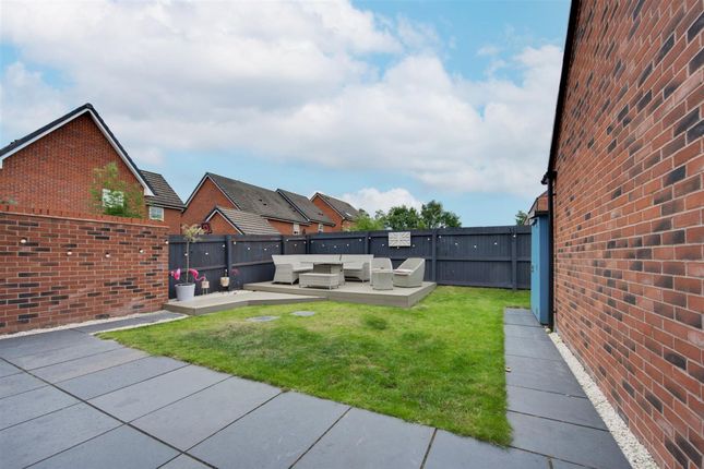 8 Foden Place, Sandbach photo 4