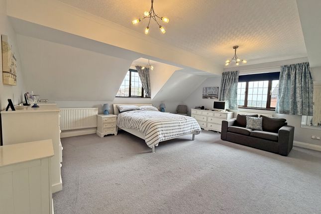7, The Paddocks, Pontyclun photo 3