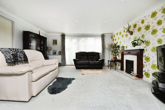 71, Vicarage Lane, Chelmsford photo 4