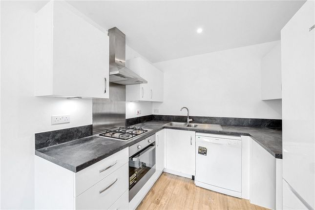 12, Fearnley Close, Milton Keynes photo 3
