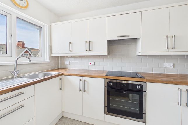 41, Pavilion Court, Porthcawl photo 4