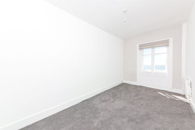 Flat to rent in Brunswick Terrace, Hove, East Sussex
