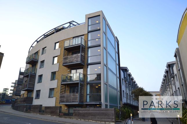Flat to rent in Sharpthorne Court, 31 Cheapside, Brighton, East Sussex