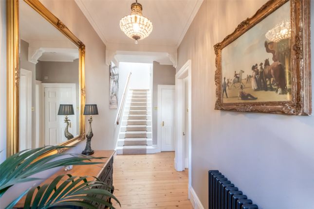 7, Lennox Avenue, Stirling photo 2