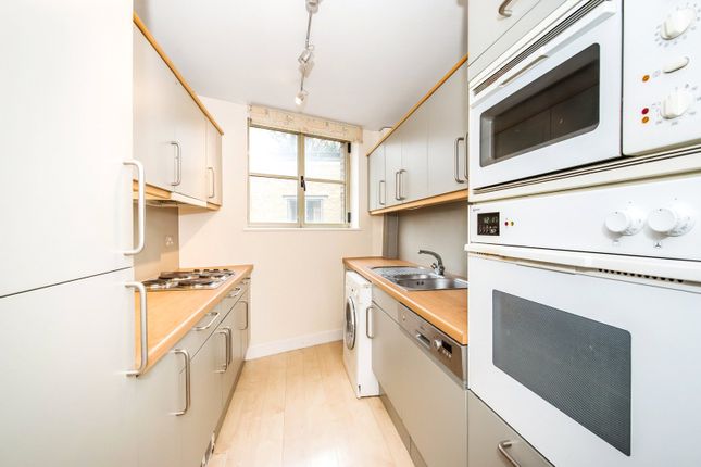 Flat 119,, The Circle, London photo 5