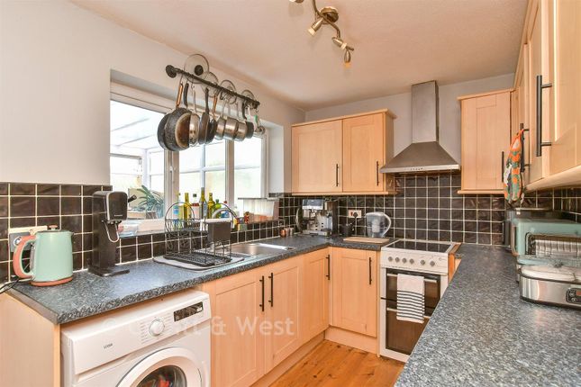 23, Pelham Close, Peacehaven photo 3