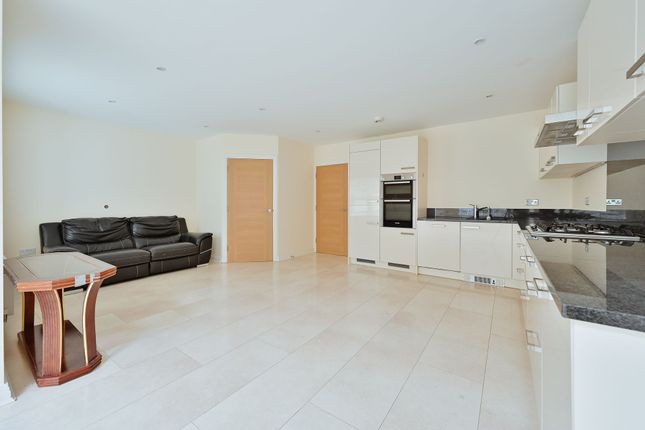 Woolman Road, Watford photo 2