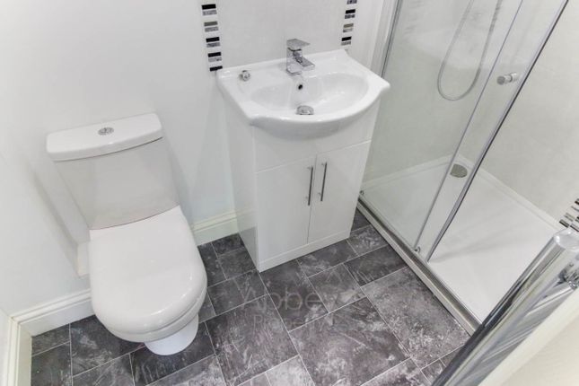 Flat for sale in Mulberry Close, Luton