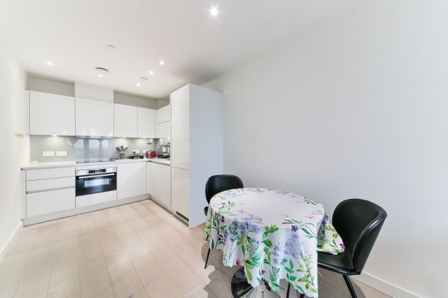 Flat for sale in Apartment 81, Carriage House, 10 City North Place