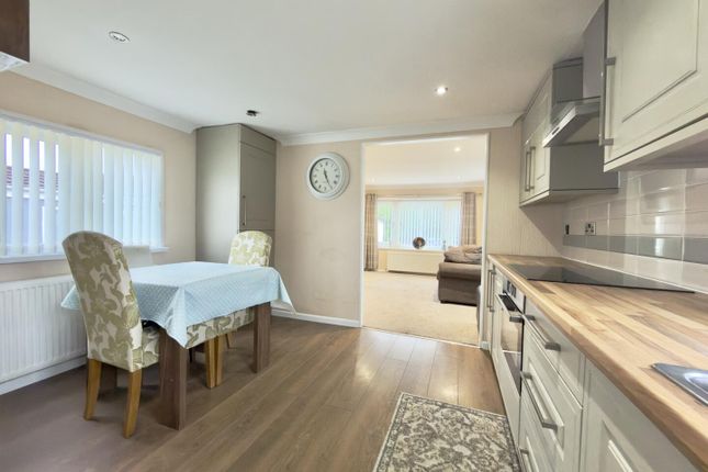 12, Newfield Drive, Leeds photo 4