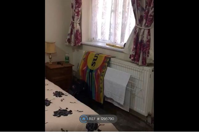 Semi-detached house to rent in Wellesley Road, Slough