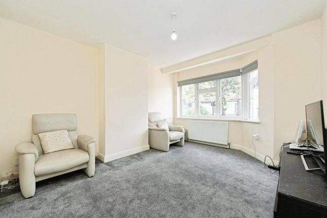 40, Scarsdale Road, Harrow photo 4