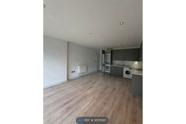 Flat, Adelphi Court Maple Road, London photo 5