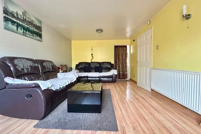 6, Woodway Walk, Coventry photo 4