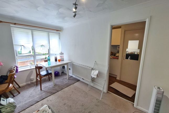 17, Treagore Road, Southampton photo 3