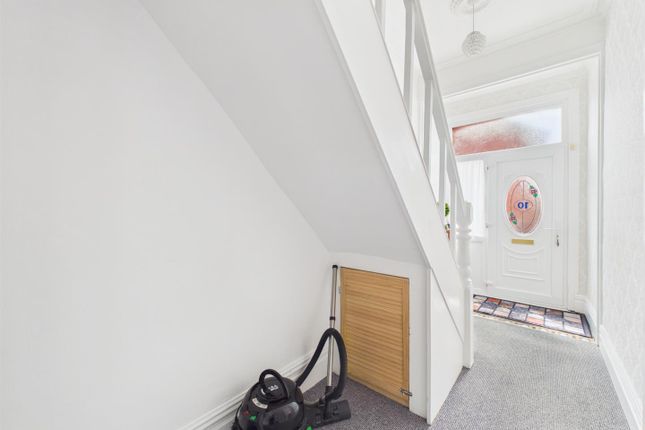 10, Ferndale Avenue, Wallasey photo 4
