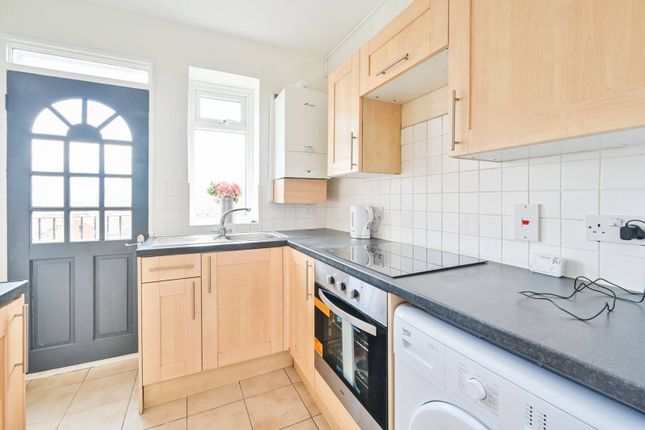 Thumbnail Flat to rent in Brownlow Road, Bounds Green, London
