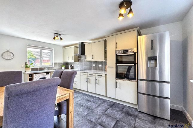 10, Bulrush Place, Trowbridge photo 4