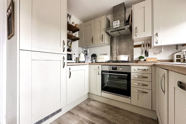 14 Knight Lane, Monkton Heathfield, Somerset photo 4
