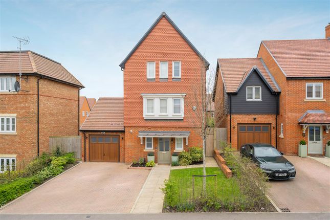 Thumbnail Detached house for sale in Rosebay Crescent, Warfield, Bracknell