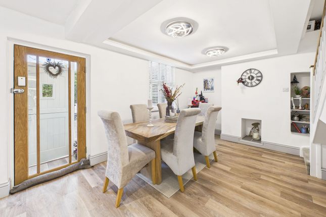 Yew Tree Cottage Worcester Road, Droitwich photo 4