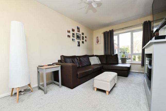 54, Spenders Close, Essex photo 2