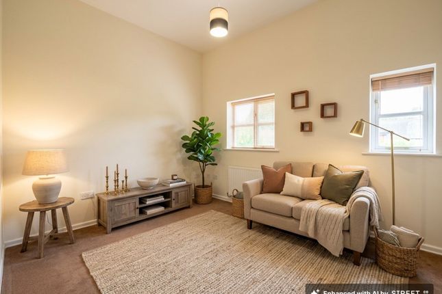 10 Millers Gate, Stone photo 2