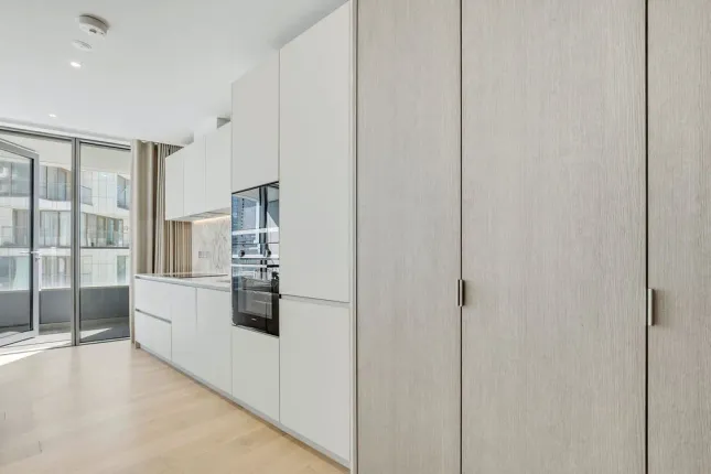 2241, 8 Water Street, Vertus, London photo 3