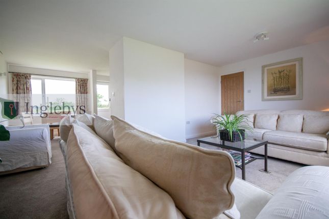 4, Low Lane, Mickleby photo 4