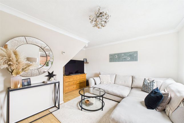 20, Simkins Close, Winkfield Row photo 3