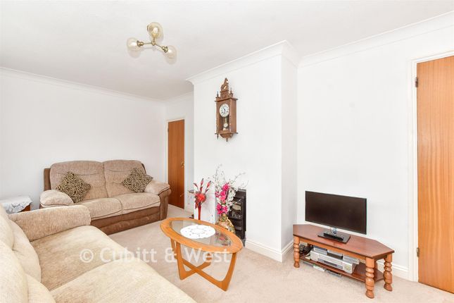 34, Oakshott Drive, Havant photo 3