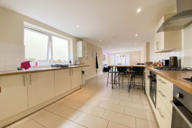 8, Ruthin Gardens(*), Cardiff photo 3
