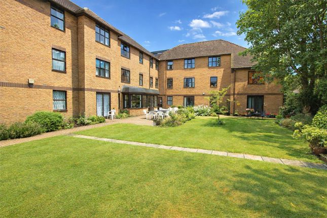 6 Cavendish Court, 15 Holmwood Gardens, Wallington photo 3