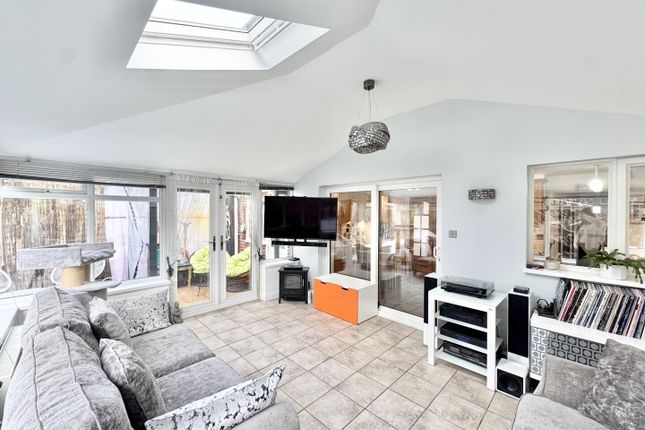 26, Greenfields, Leicester photo 4
