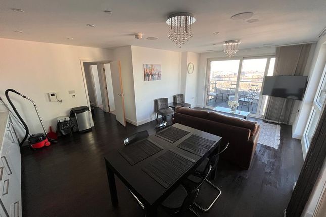 Flat 83, Marner Point, 1 Jefferson Plaza, London photo 3