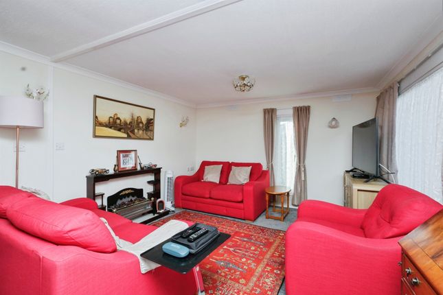 6a, Lion House Park, Mill Road, Hailsham photo 3