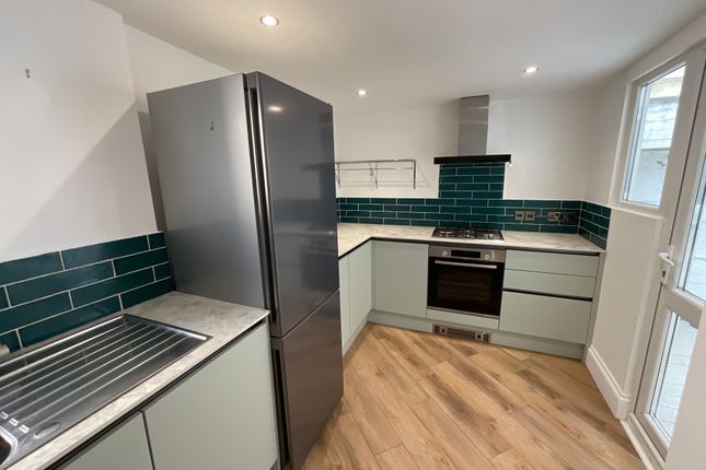 Flat 2 Roseveare, Bencoolen Road, Bude photo 2