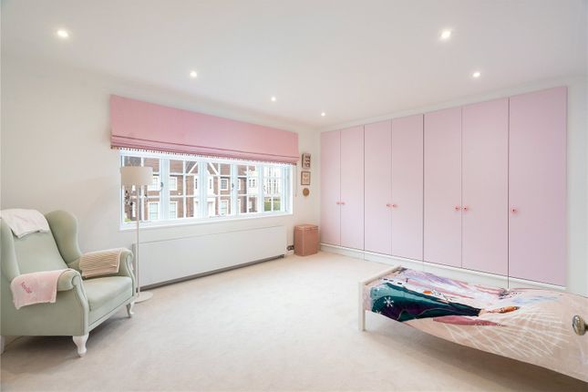 Detached house for sale in West Heath Close, Hampstead, London
