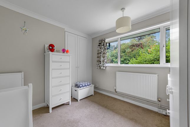 28, Furrows Place, Caterham photo 4