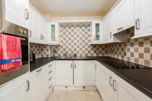 82 Willow Court, Swansea photo 3