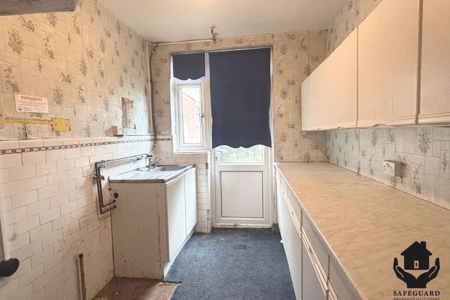 18, Bawdsey Avenue, Ilford photo 3