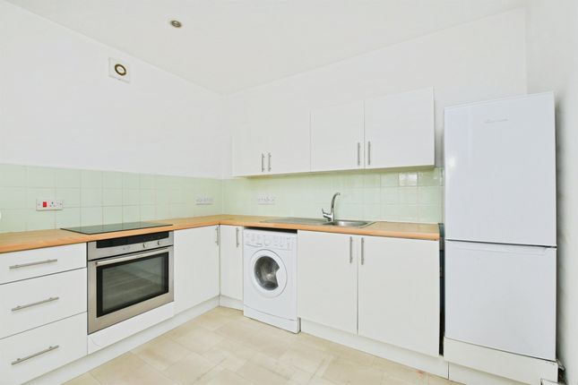 12, St. Lawrence Mews, Plymouth photo 2
