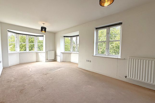 24, Beche House, Colchester photo 3