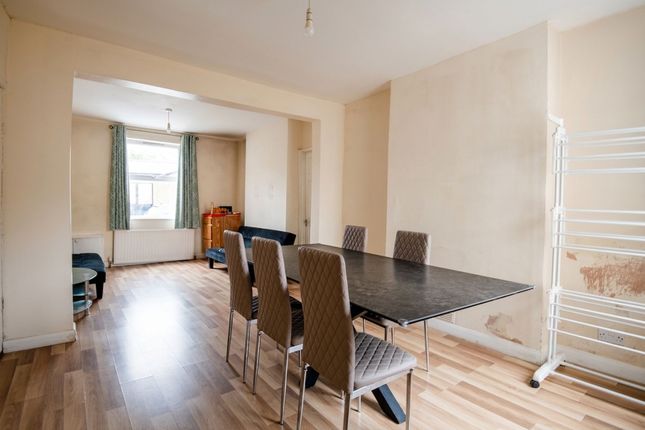 10 Grant Road, Wellingborough photo 4