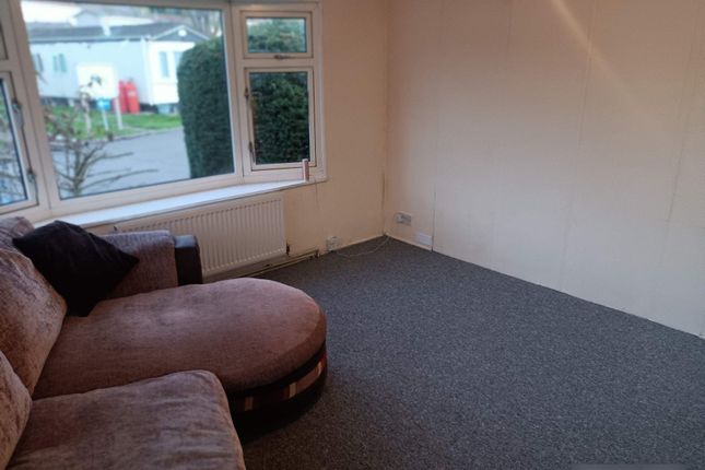 37, Greenhill Drive, Gloucester photo 4