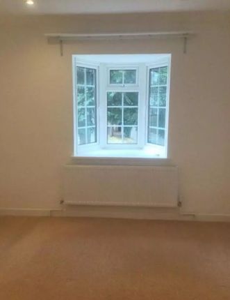 1 Eastleigh Close, Sutton photo 5